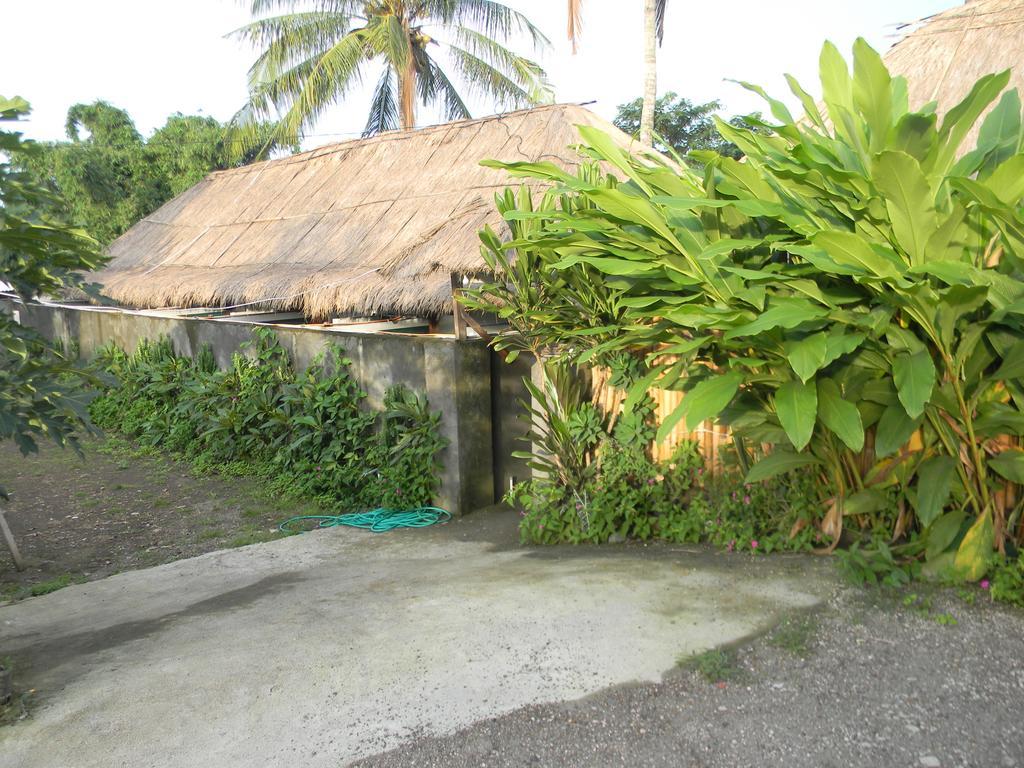 Rinjani Trails Hotel เซอนารู ภายนอก รูปภาพ