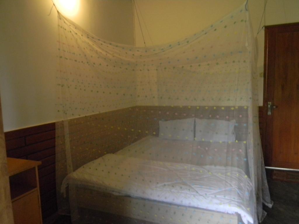 Rinjani Trails Hotel เซอนารู ภายนอก รูปภาพ