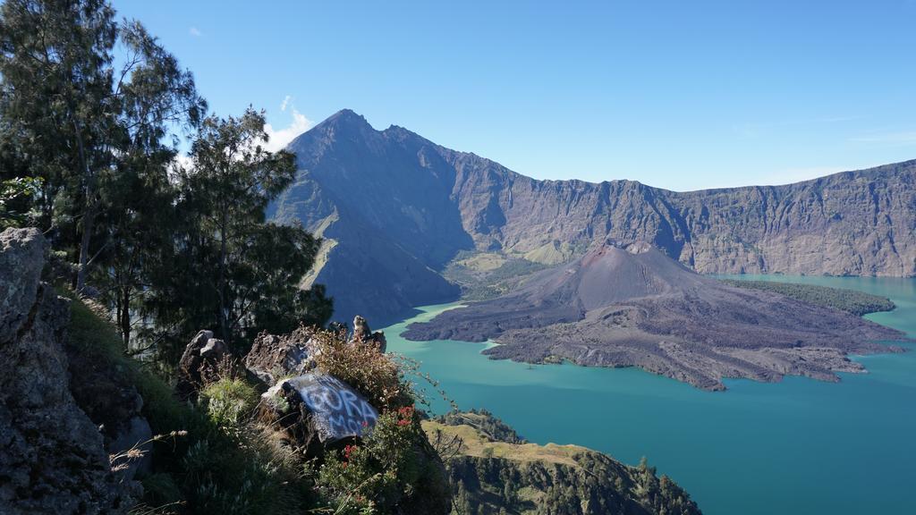 Rinjani Trails Hotel เซอนารู ภายนอก รูปภาพ