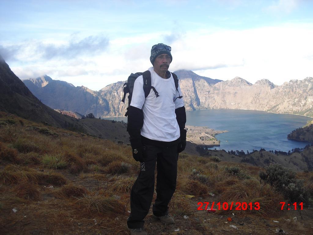 Rinjani Trails Hotel เซอนารู ภายนอก รูปภาพ