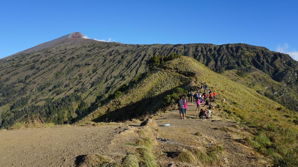 Rinjani Trails Hotel เซอนารู ภายนอก รูปภาพ
