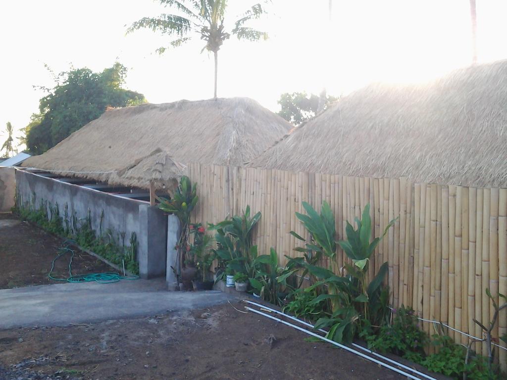 Rinjani Trails Hotel เซอนารู ภายนอก รูปภาพ